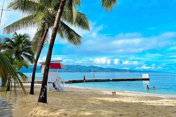 Doctors Cave Beach and Shopping with Transportation in Montego Bay - Image 2