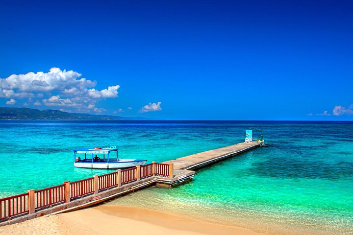 Doctor's Cave Beach and Snorkeling Private Tour  - Image 3