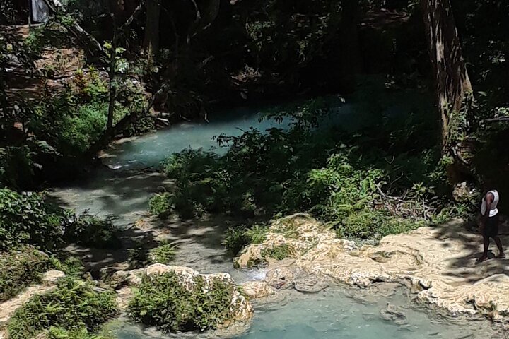 Dunns River and Blue Hole Day Tour - Image 5
