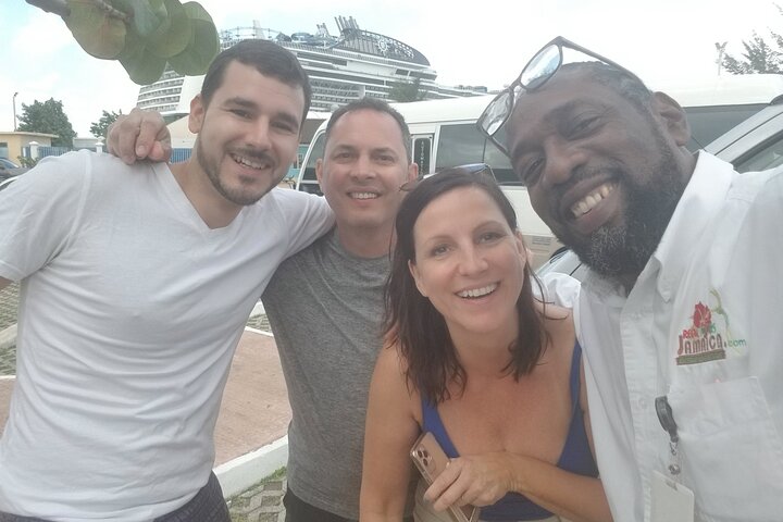 Dunn's River Falls and Shopping Tour from Montego Bay - Image 5