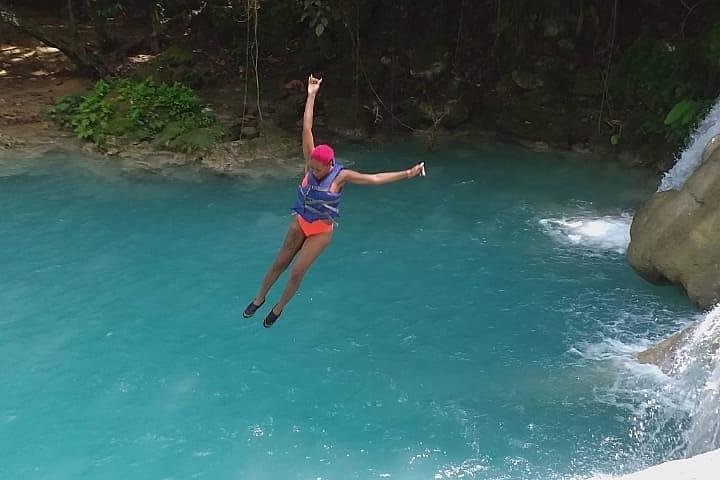 Dunns River, Margaritaville Beach, Riving Tubing and Blue Hole Private Tour - Image 3