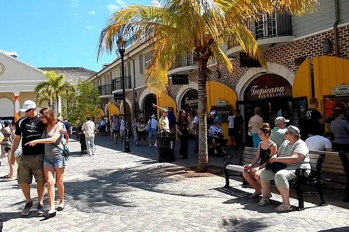 Falmouth Shore Excursion: Historic Sightseeing Tour and Doctor's Cave Beach - Image 4