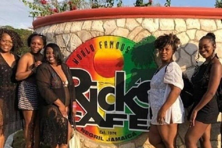 Full-Day Combo Tour Seven Mile Beach and Ricks Cafe  - Image 4