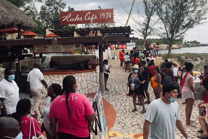 Full-Day Combo Tour Seven Mile Beach and Ricks Cafe  - Image 3