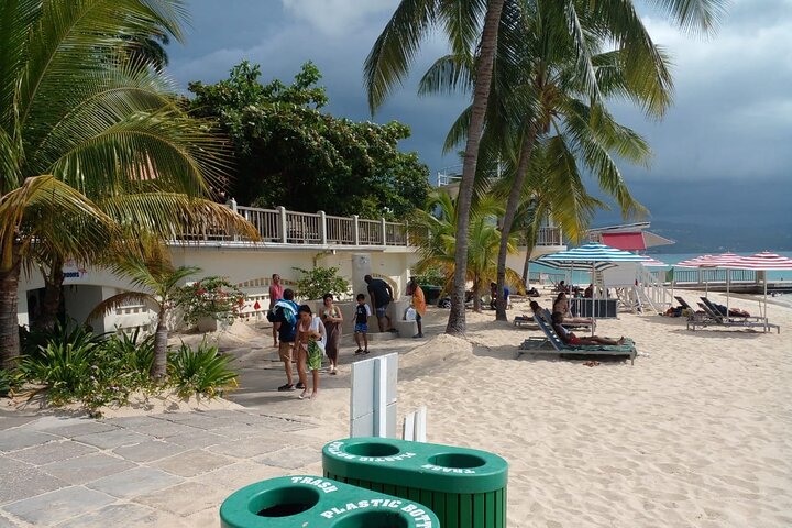 Full-Day Combo Tour Seven Mile Beach and Ricks Cafe  - Image 2