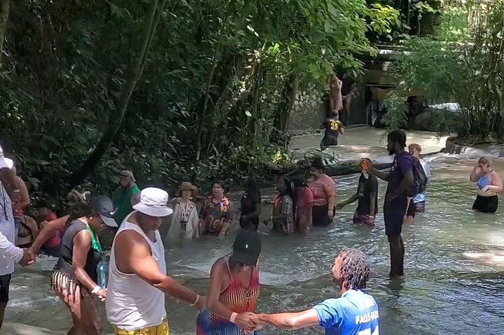 Full-Day Guided Tour to Dunns River Falls & shopping with lunch  - Image 1