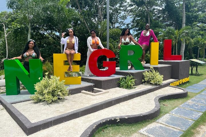Full Day Tour of Negril Beach: Margaritaville & Rick's Cafe Live - Image 1