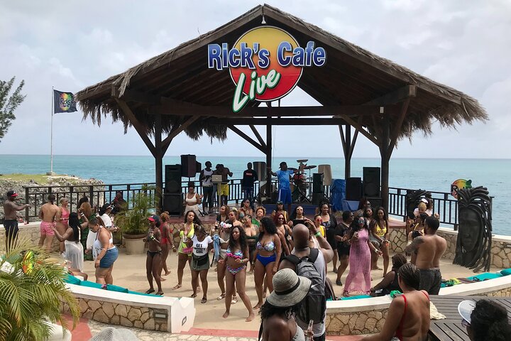 Full Day Tour of Negril Beach: Margaritaville & Rick's Cafe Live - Image 3