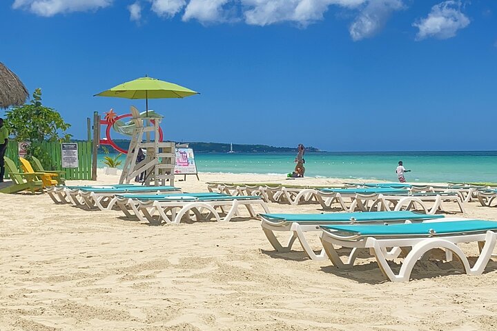 Full Day Tour of Negril Beach: Margaritaville & Rick's Cafe Live - Image 2