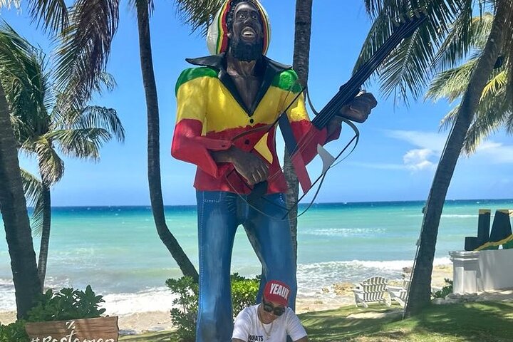 Full Day Tour of Negril Beach: Margaritaville & Rick's Cafe Live - Image 4