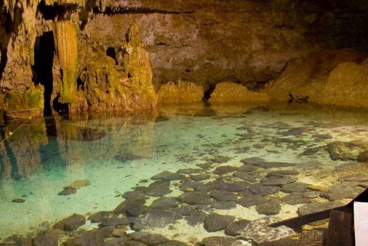 Green Grotto Caves and Dunn’s river falls combine tour from Montego Bay - Image 4
