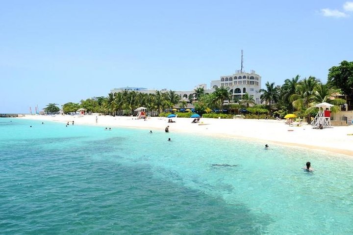 Half-Day Montego Bay Doctor's Cave Beach Private Tour - Image 1
