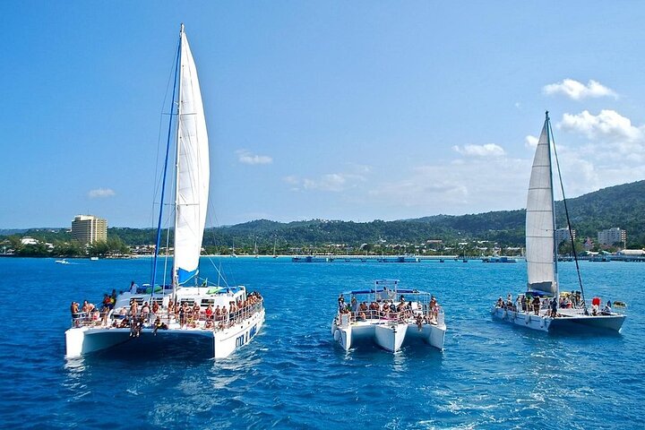 Half-Day Private Catamaran And Dunn's River Falls Tour in Ocho - Image 4
