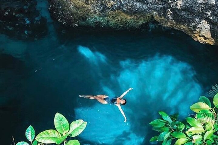 Half-Day Tour in Blue Hole mineral spring Negril with Transportation - Image 1