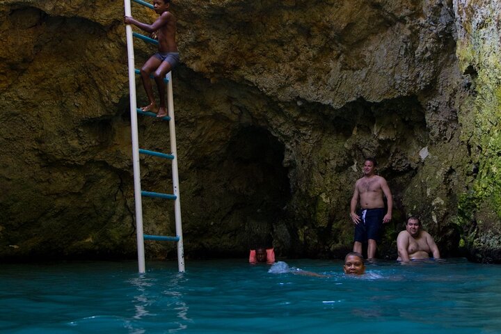 Half-Day Tour in Blue Hole mineral spring Negril with Transportation - Image 5