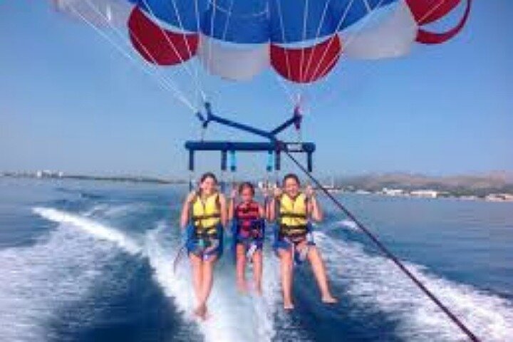 Jet Ski And Parasailing In Montego Bay Fun Activity - Image 1