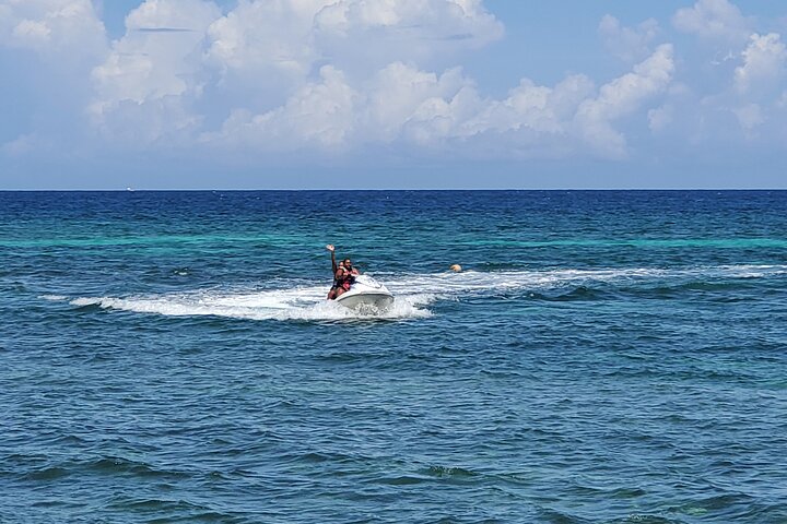Jetskiing in montego bay from montego bay resorts - Image 2
