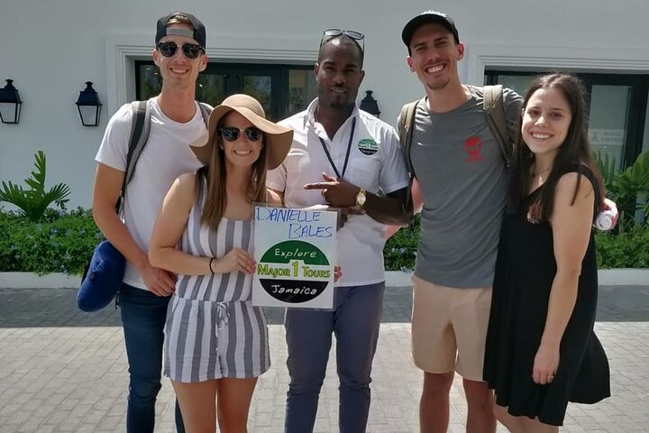 Montego Bay Airport Transfer to Resorts in Montego Bay  - Image 2