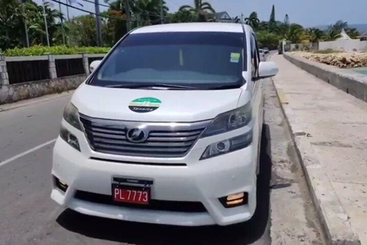 Montego Bay Airport Transfer to Resorts in Montego Bay  - Image 1