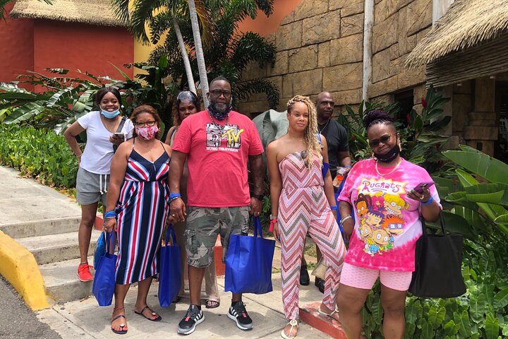 Montego Bay community highlight and souvenir shopping  - Image 4