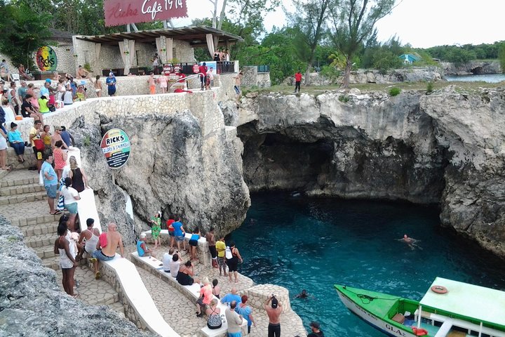 Montego Bay Excursion Negril 7 Miles Beach, Rick's Cafe and Time Square Shopping - Image 4