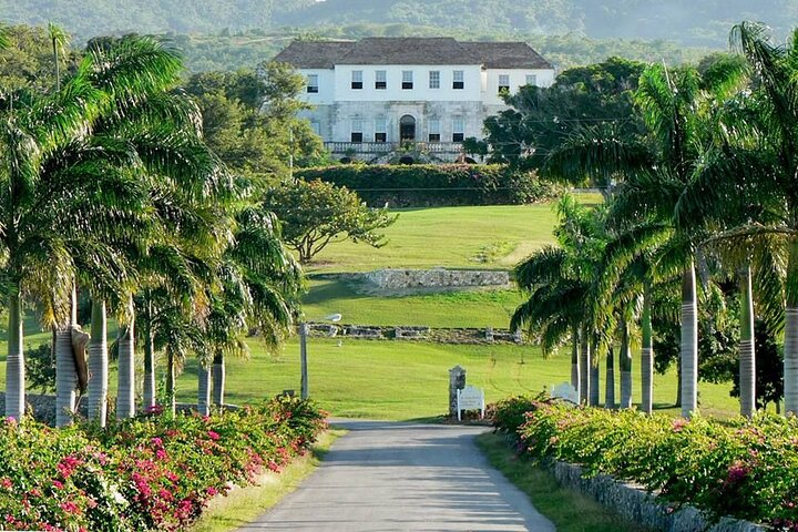Montego Bay highlight and Shopping from Montego Bay Hotel & Villas - Image 4