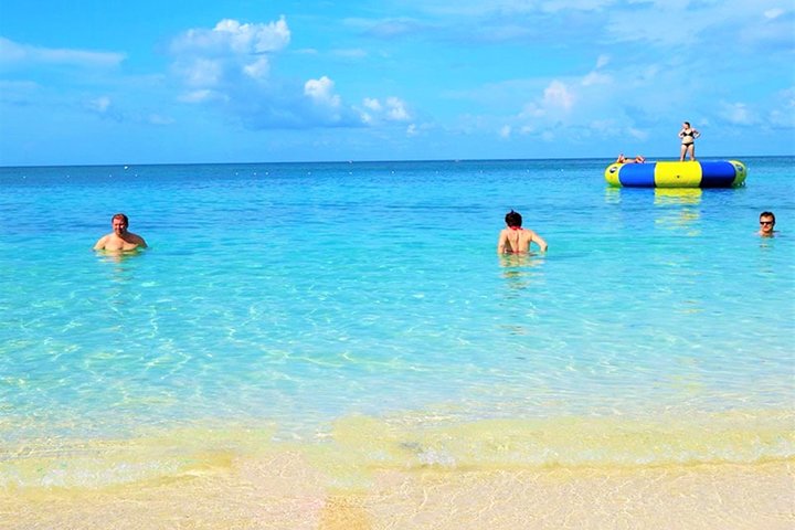 Montego Bay Shore Excursion: Doctor's Cave Beach & Montego Bay City Highlights - Image 3