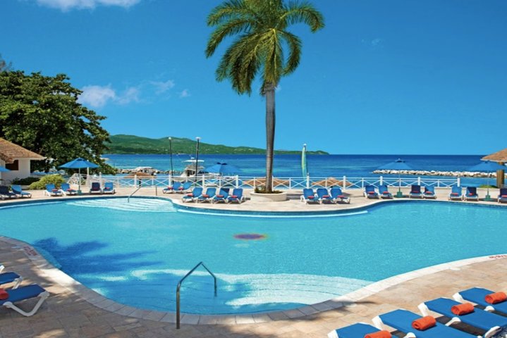 Montego Bay Shore Excursion: Sunscape Splash All-Inclusive Day Pass - Image 5