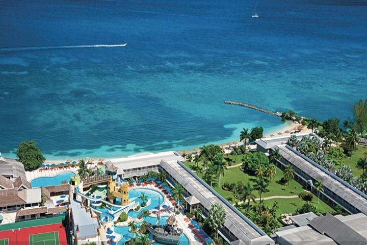 Montego Bay Shore Excursion: Sunscape Splash All-Inclusive Day Pass - Image 4