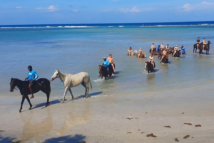 Montego Bay to Green Grotto Cave and River Tubing: Shared Tour - Image 5