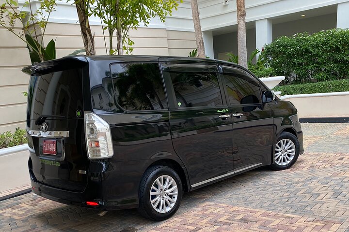 Montego Bay to Ocho Rios Hotels Private Transfer - Image 3
