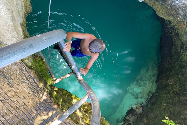 Negril Blue Hole Mineral Springs and Ricks Cafe Tour Tour From Montego Bay - Image 4