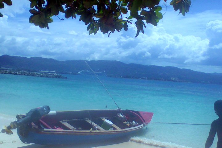 Negril seven Miles Beach| Rick's Café Sun Set | with Open Bar Catamaran is fun: - Image 5