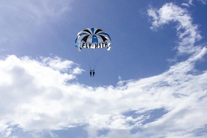 Parasailing, Blue Hole Mineral Spring, Seven Mile Beach - Image 5