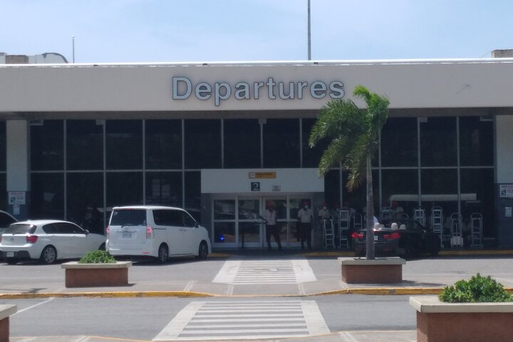 Private Airport Transfers to Royalton Blue Waters and White Sand - Image 4
