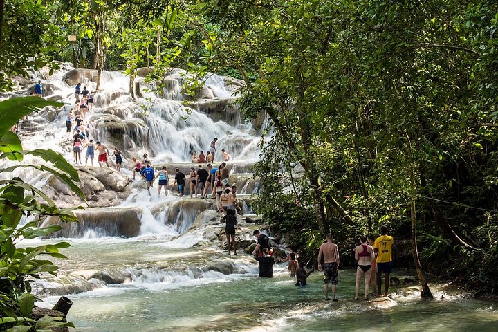 Private Blue Hole and Dunn's River Tour from Montego Bay - Image 1