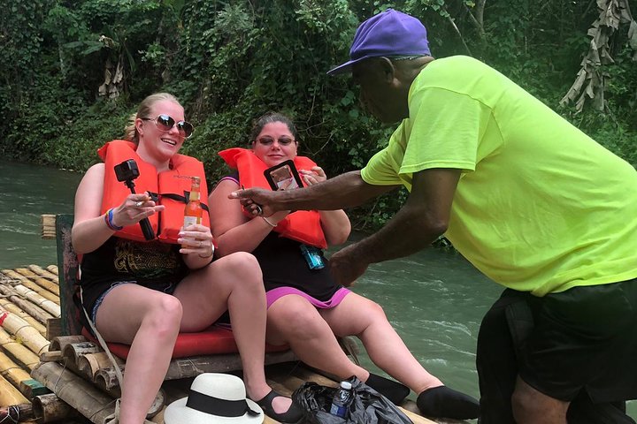 Private Martha Brae River Bamboo Rafting Tour Inclusive with Bus Transportation  - Image 4