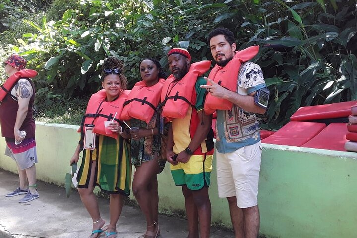 Private Martha Brae River Rafting Tour with Transportation - Image 2