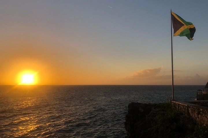 [PRIVATE] Negril Sightseeing Tour with RickS Cafe Cliff Diving - Image 4