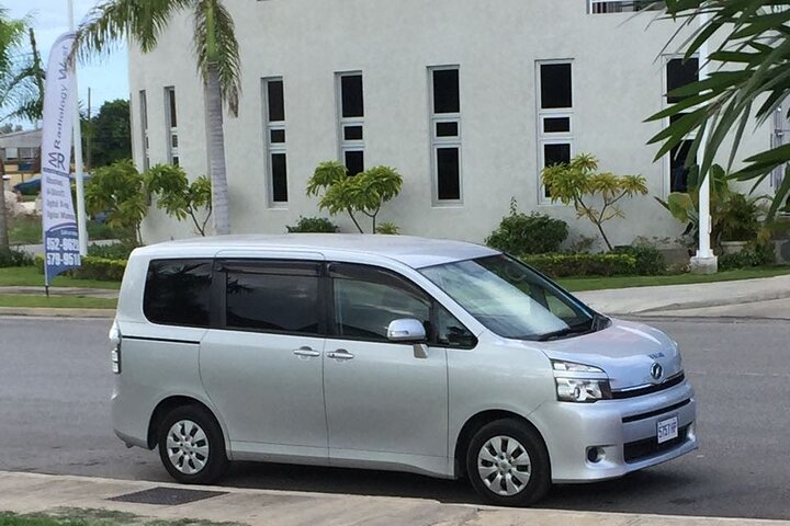 Private pick-up from MBJ Airport to Negril area hotels - Image 3