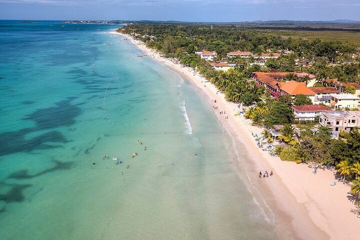 Private Roundtrip Transfers from Montego Bay Airport to Royalton Hideaway - Image 2