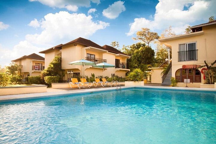 Private Roundtrip Transfers from Montego Bay Airport to Royalton Hideaway - Image 5