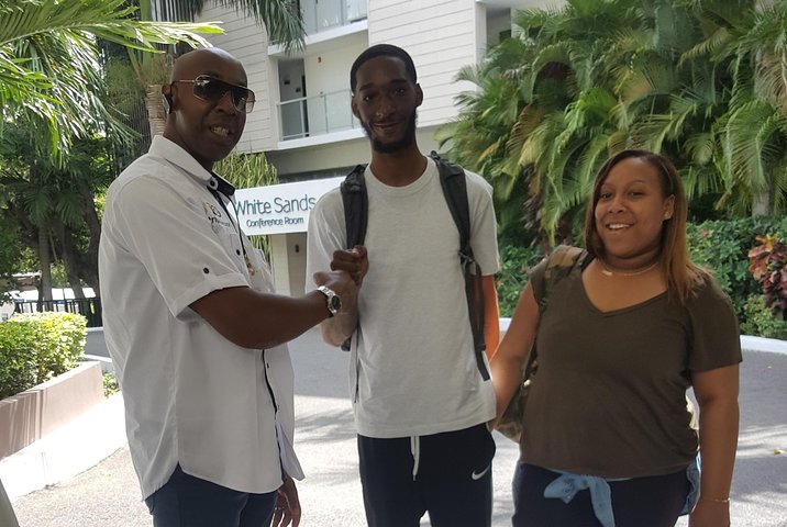 Private Transfer from Montego Bay Airport to Hilton Rose Hall - Image 5