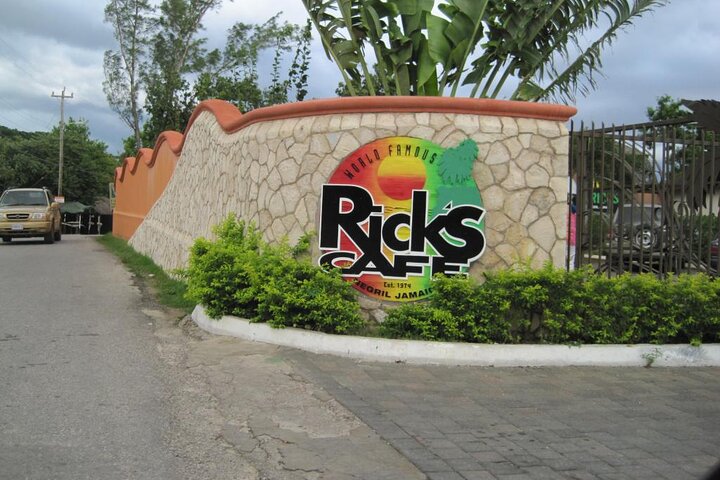 Ricks Cafe and Negril Seven Miles Beach Irie Tour - Image 1