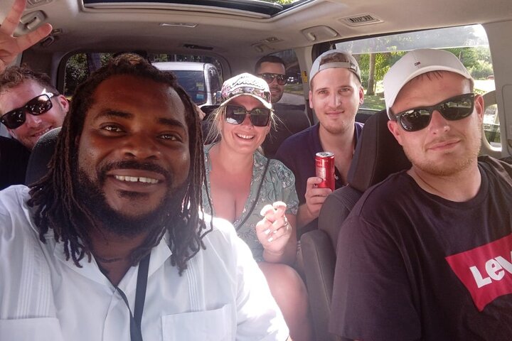 Ricks Cafe, Shopping & 7 Mile Beach- Day Trip to Negril  - Image 5