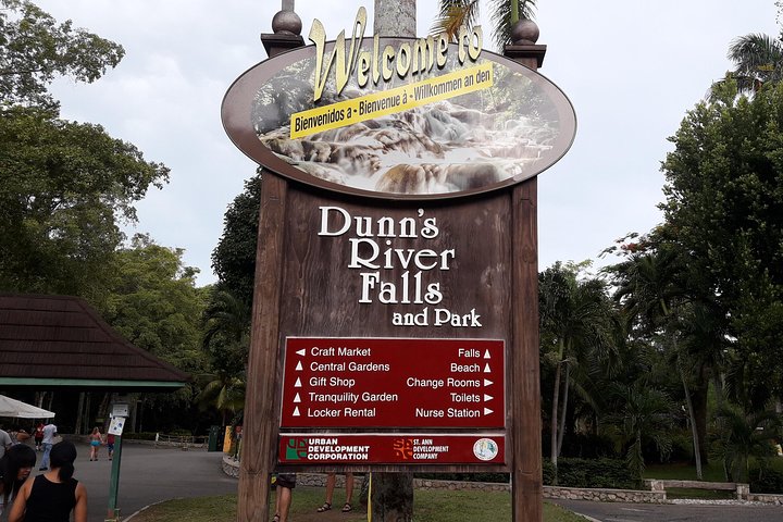 Round-Trip Shuttle Transportation to Dunn's River Falls from Montego Bay - Image 4