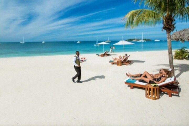 Seven Miles Beach in Negril and Ricks Cafe from Montego Bay  - Image 3