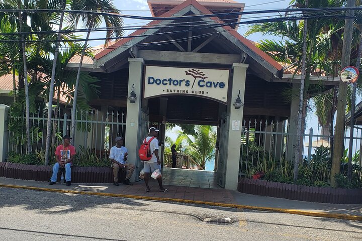 Shopping and Sightseeing Tour of Montego Bay City - Image 5