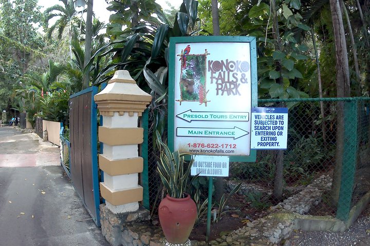 Top of Waterfall and sightseeing with small zoo konoko falls - Image 2