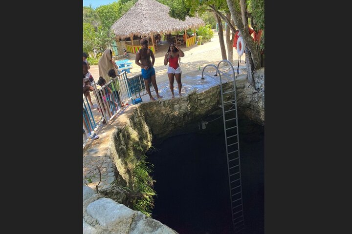 Transportation to Blue Hole Negril - Image 3